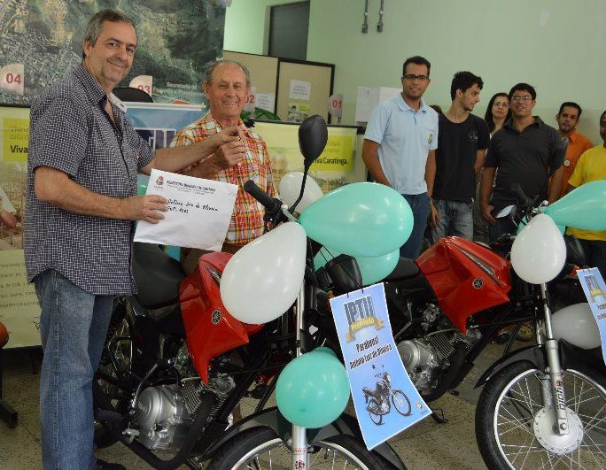 Duas motos sorteadas pela promoção IPTU Premiado