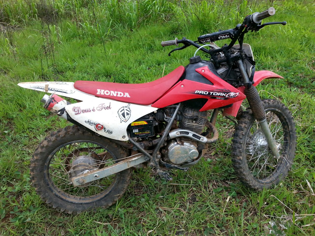 Moto furtada é encontrada na zona rural de Santa Bárbara do Leste