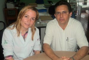 A médica Daniela Genelhu e o provedor padre José Antônio Nogueira falaram sobre o mutirão de cirurgias (foto: Rádio Cidade)