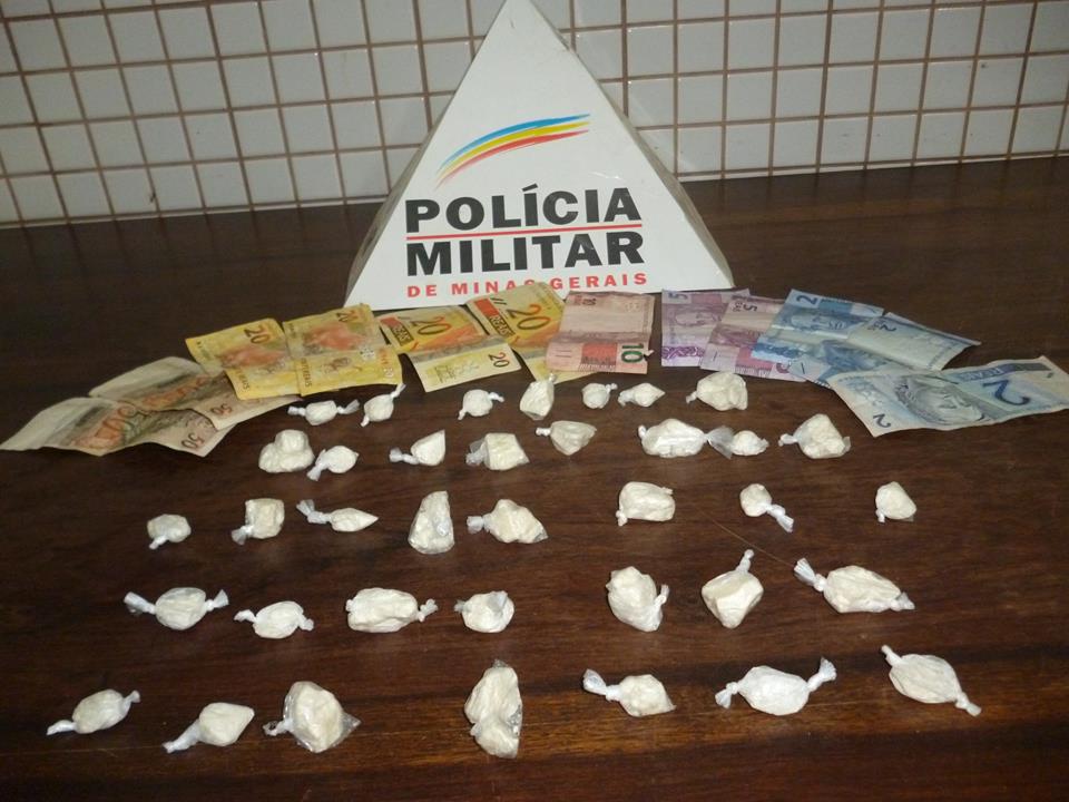 PM apreende drogas e dinheiro no Santo Antônio