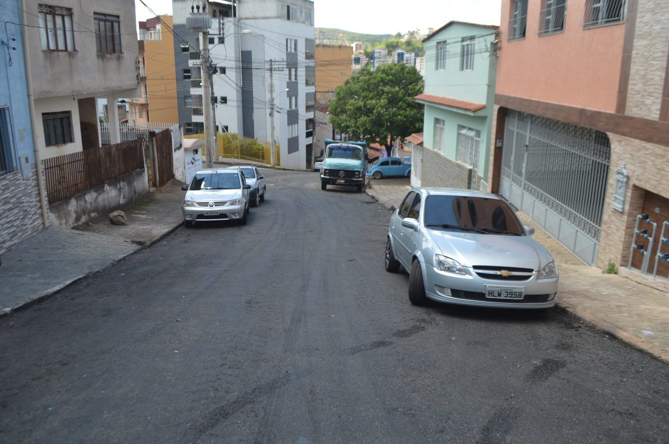 Asfaltamento em ruas do Bairro Santa Zita
