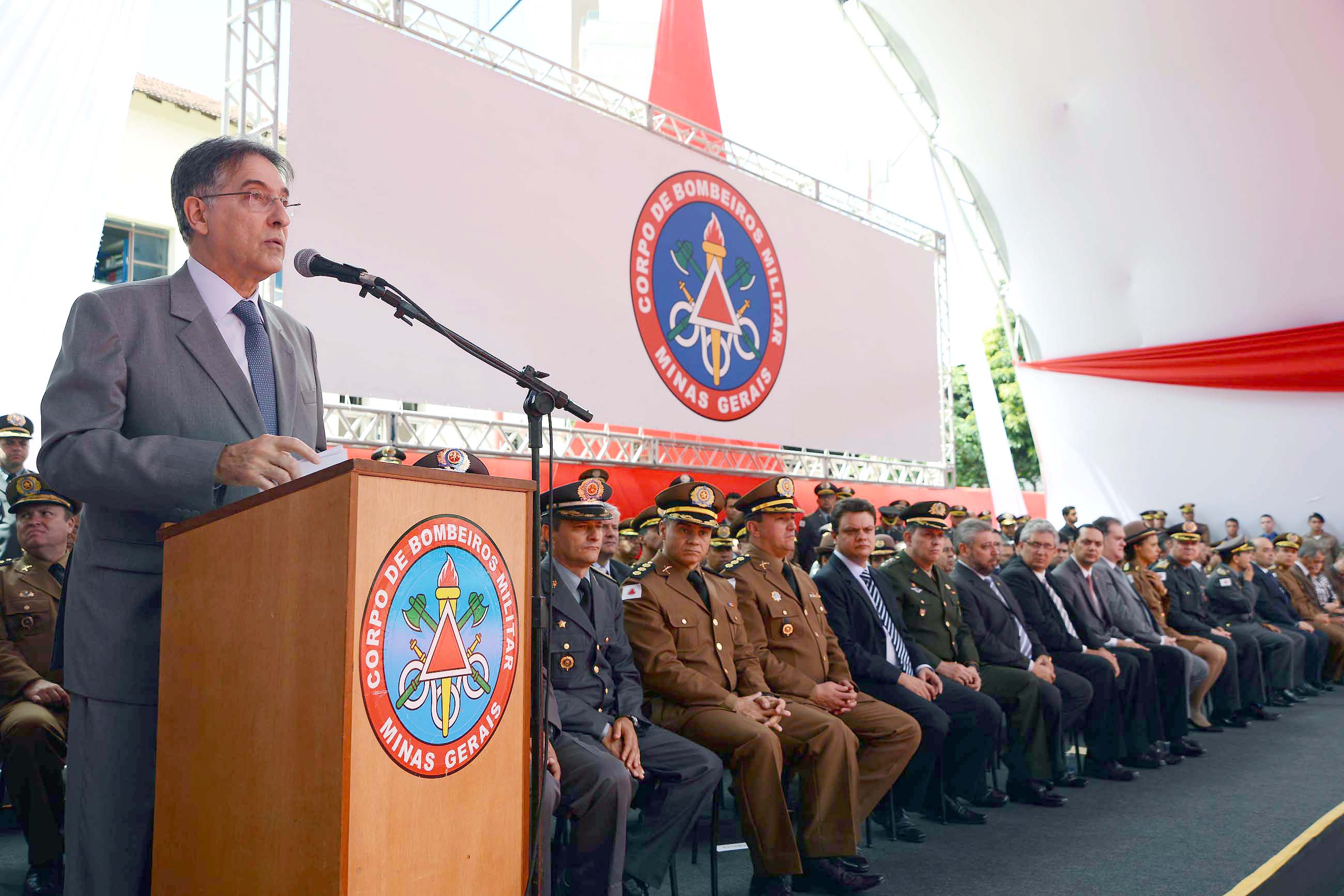 Governador Pimentel quer o fortalecimento do Corpo de Bombeiros em todo o Estado