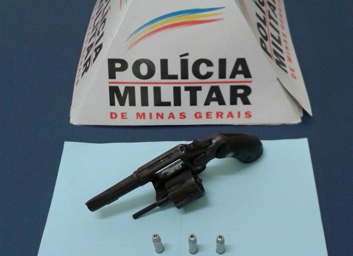 Mulher é presa em Ipanema por porte ilegal de arma