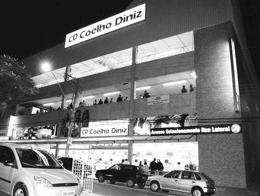 Coelho Diniz inaugura loja em Caratinga