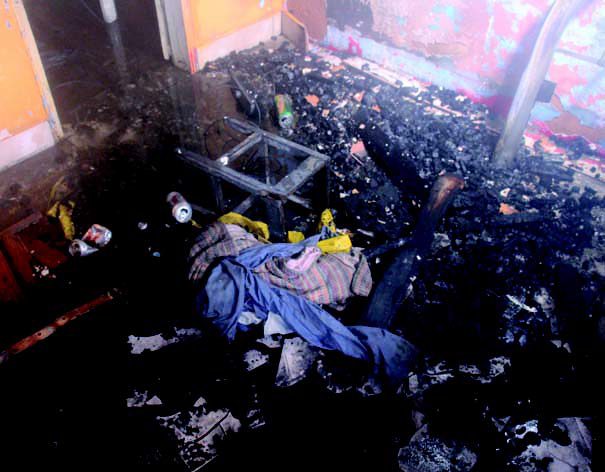 Usuária de drogas coloca fogo em residência do companheiro