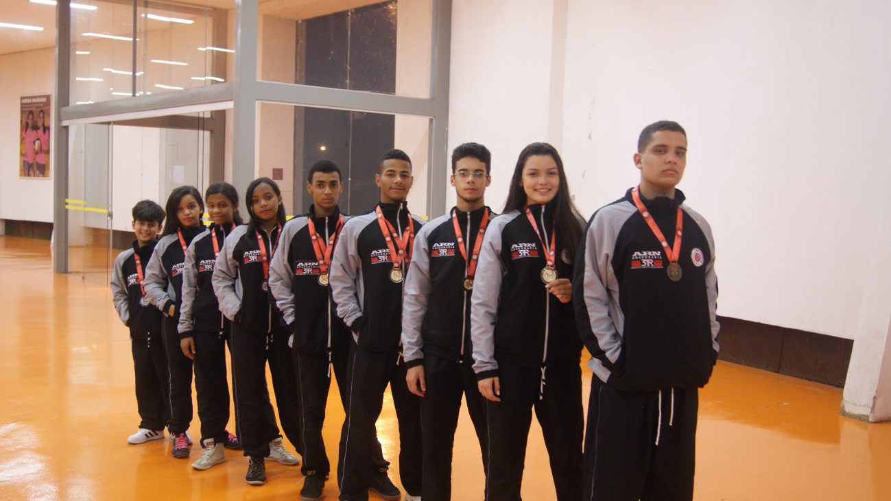 Academia Top Fitness Taekwondo conquista 11 medalhas em Mariana