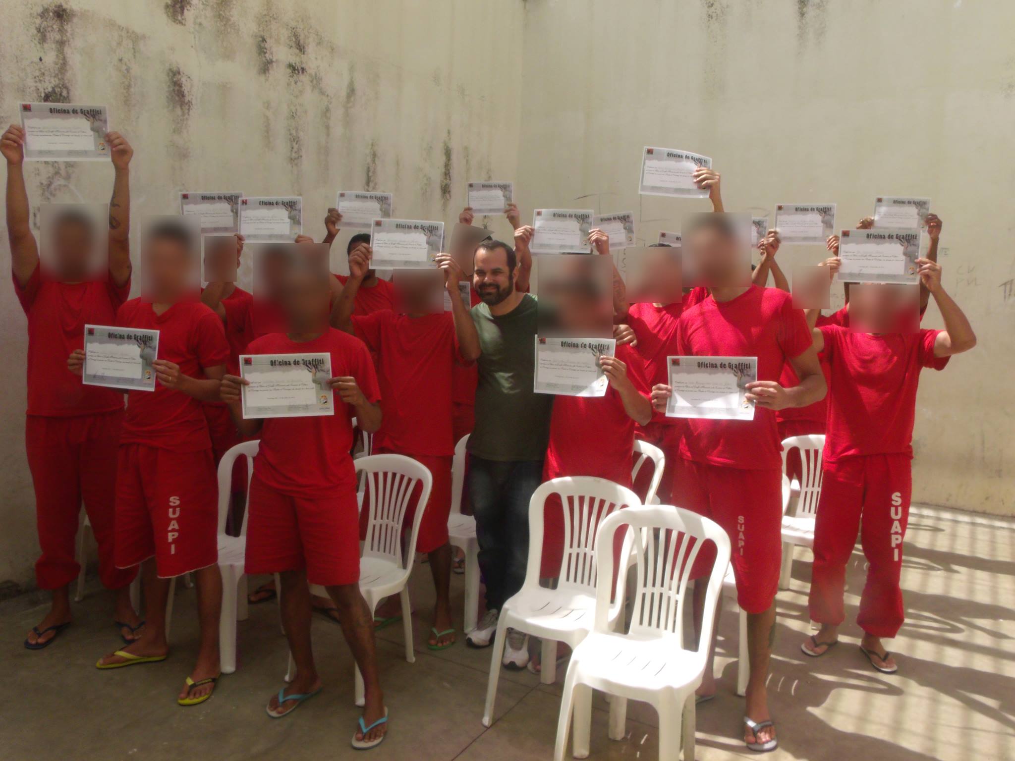 Detentos recebem certificados de Oficina de Graffiti‏