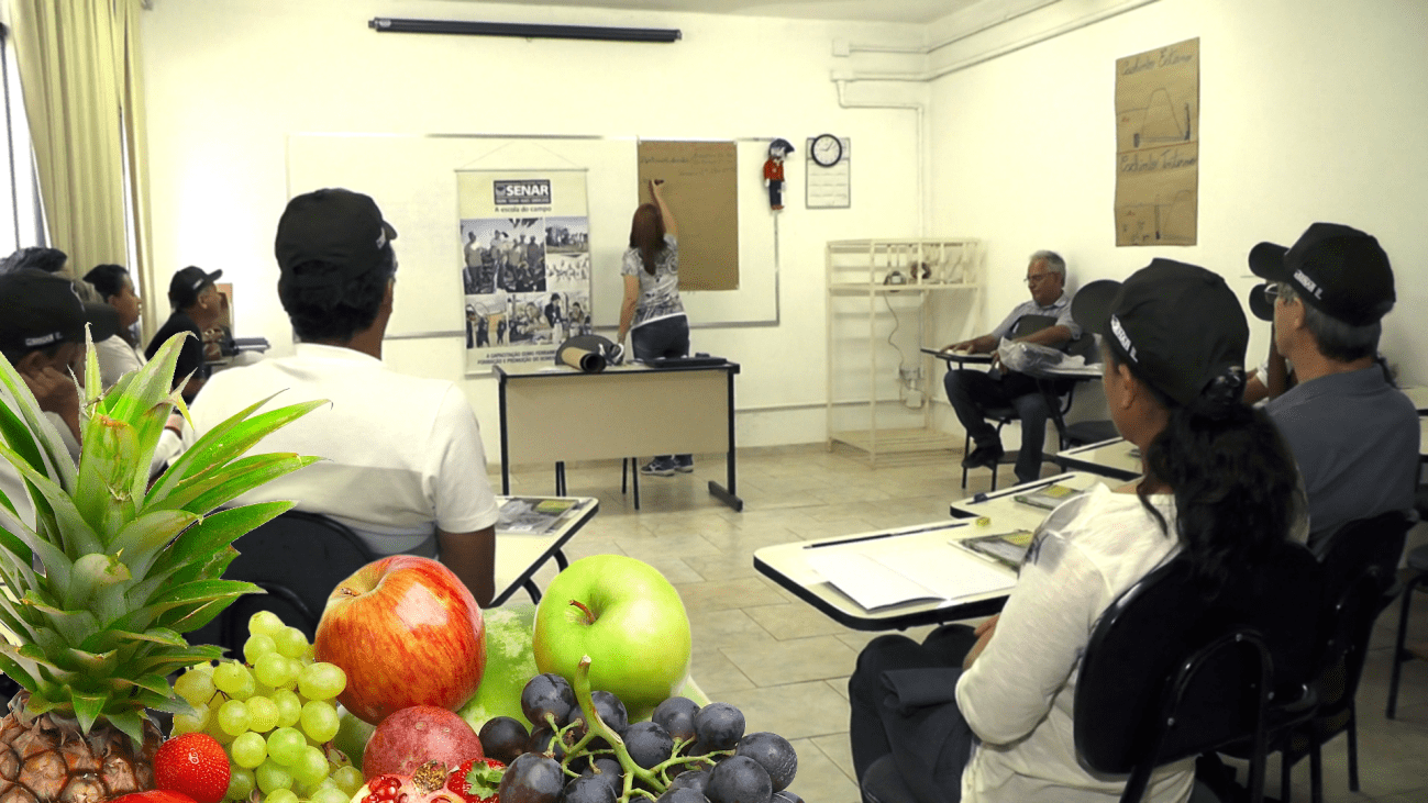 Curso capacita estudantes e produtores em Beneficiamento de Frutas