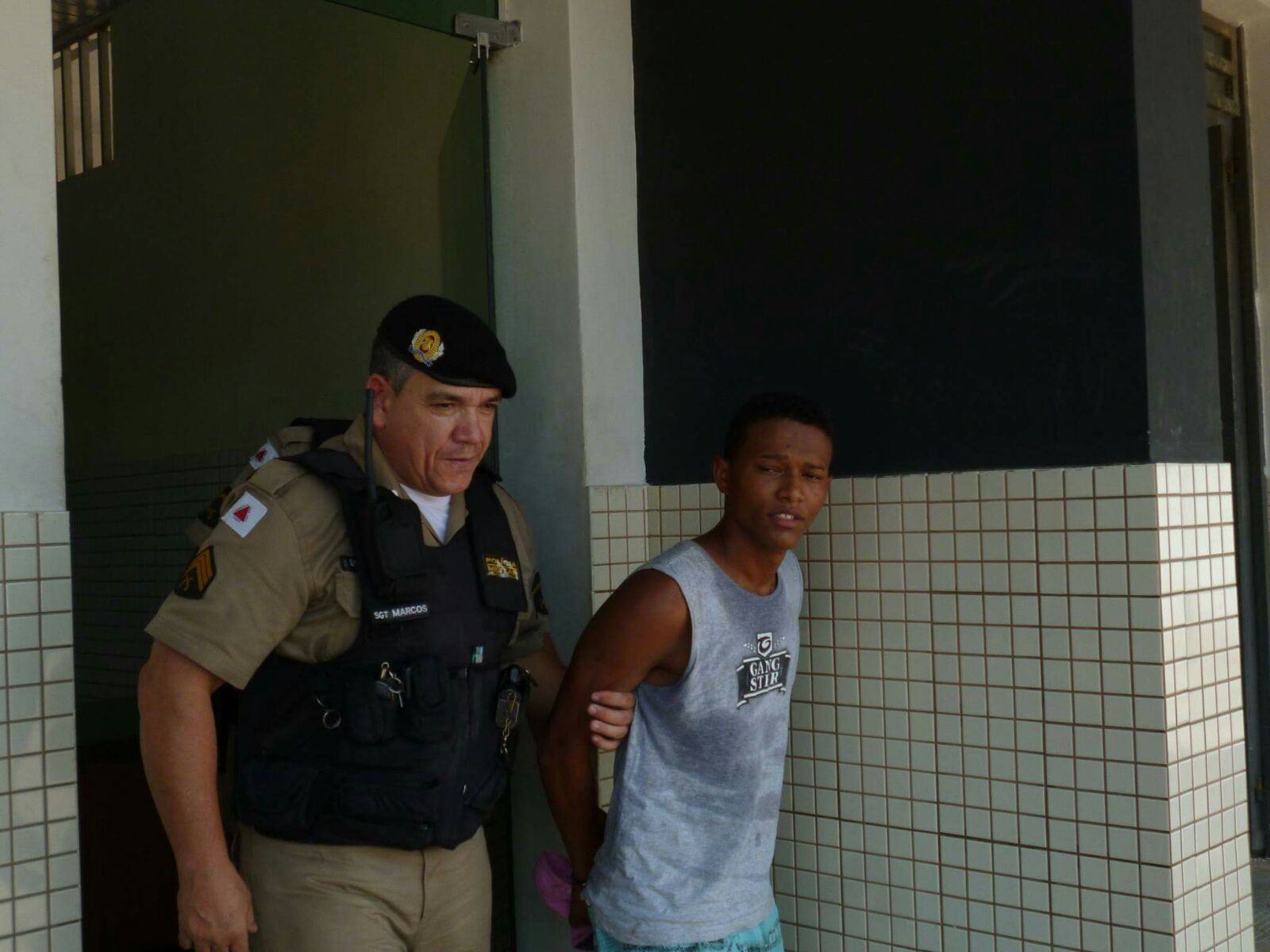 Jovem com mandado em aberto é preso no Santa Cruz