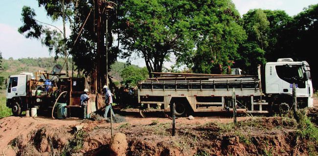 Para amenizar a crise, Copasa investe na perfuração de poço no Córrego do Lage