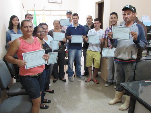 Secretaria de Agricultura de São Sebastião do Anta realiza solenidade para entrega de certificados