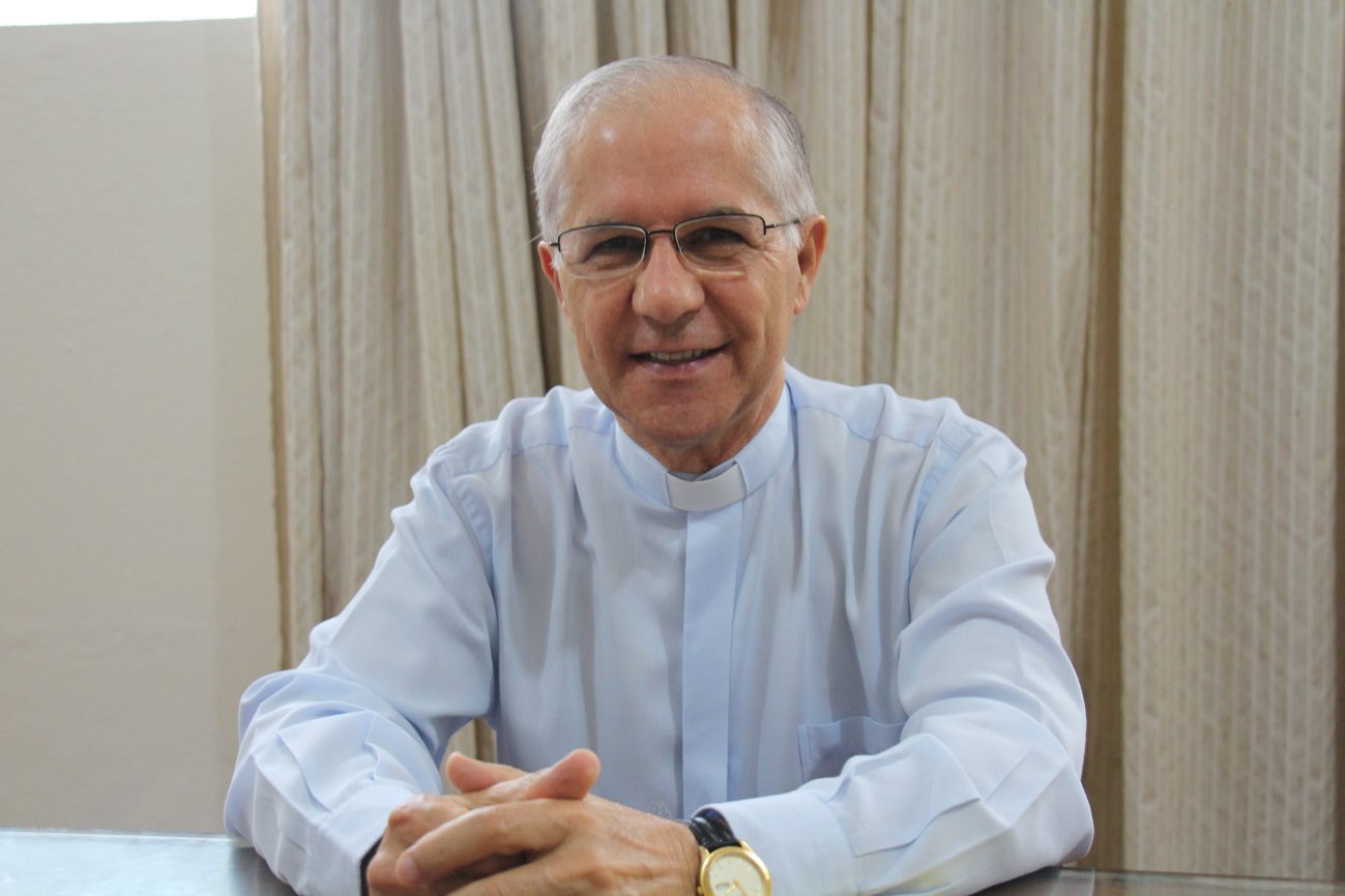 Dom Emanuel convida para a celebração do centenário da Diocese de Caratinga