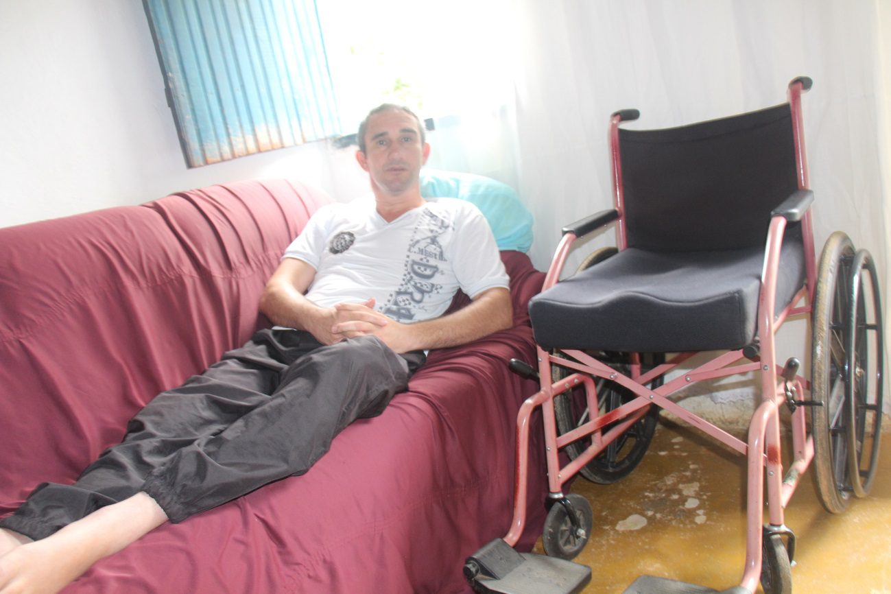 Morador de Santa Rita de Minas precisa passar por cirurgia para recuperar qualidade de vida
