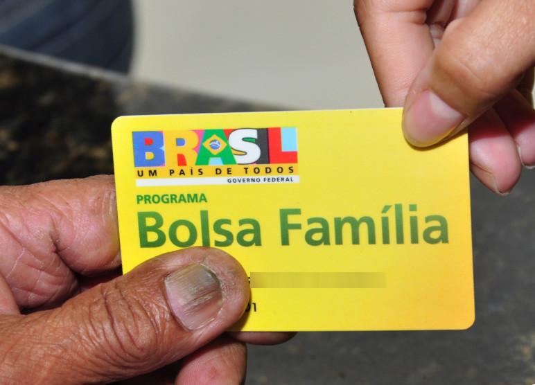 Bolsa Família complementa a renda de 5.521 famílias em Caratinga