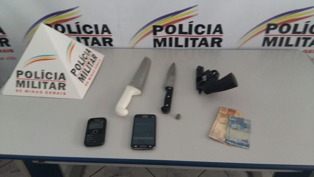 Revólver apreendido durante operação policial em Santa Rita de Minas