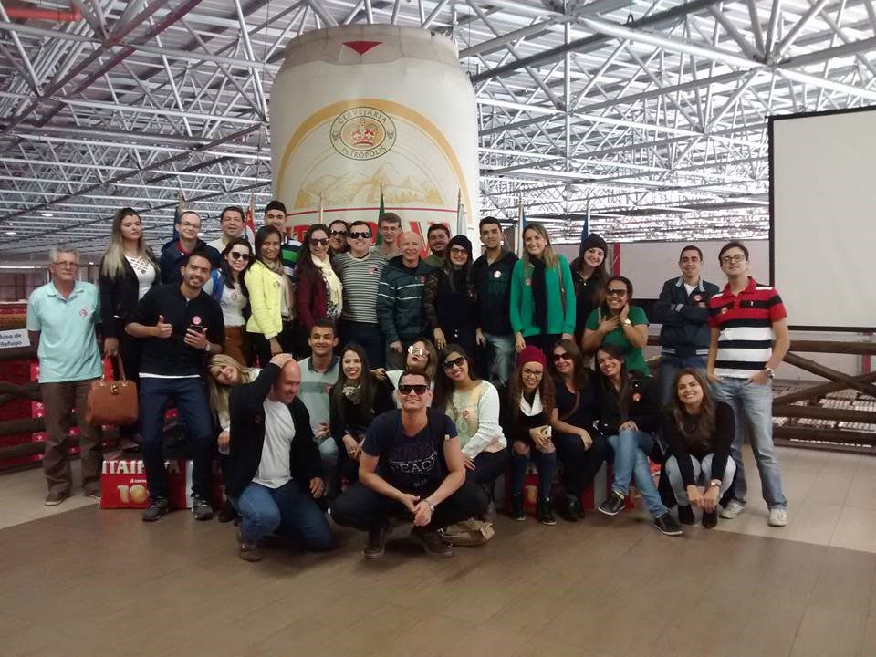 Alunos de Contábeis e Administração da FIC visitam a Cervejaria Itaipava