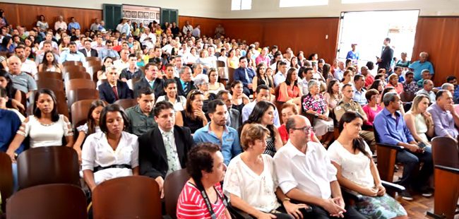 Vereadores e prefeitos da comarca de Inhapim são diplomados