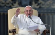 Papa Francisco discursa e agradece aos fiéis de Caratinga que foram ao Vaticano