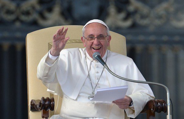 Papa Francisco discursa e agradece aos fiéis de Caratinga que foram ao Vaticano