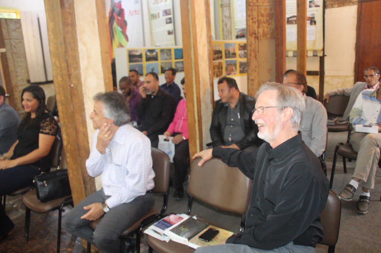 Café Teológico abre espaço para oferta de bolsas de estudo