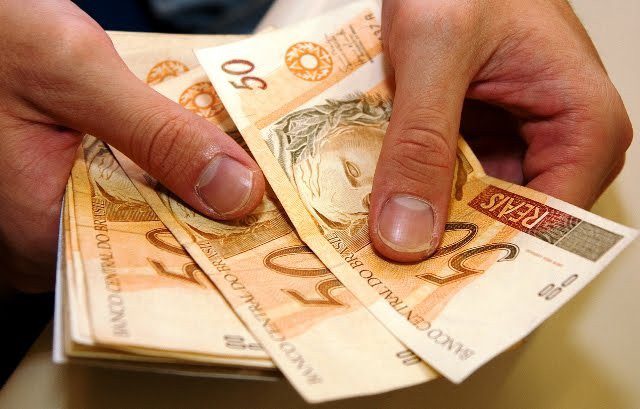 Em 2018, salário mínimo será de R$ 979