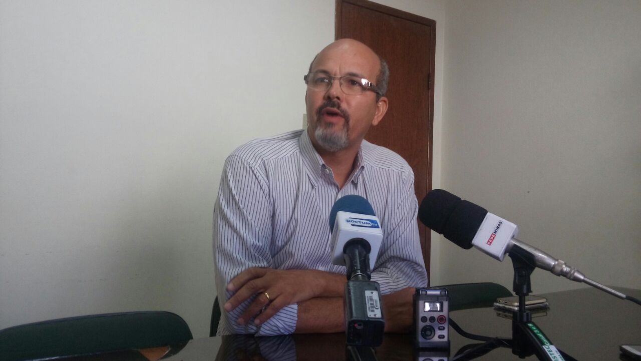 Prefeito de Caratinga fala sobre licitações e questões da área de saúde