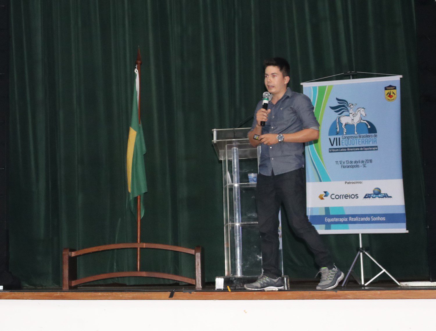 Funec-Casu participa de Congresso Brasileiro de Equoterapia em Florianópolis