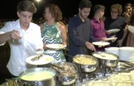 Saboreando a vitória: formandos da Escola Jairo Grossi participam de jantar festivo
