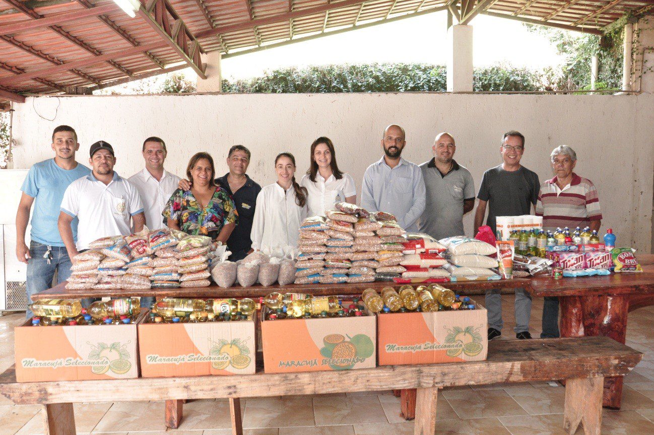 Rotary e Casa da Amizade destinam alimentos e produtos de limpeza a instituições