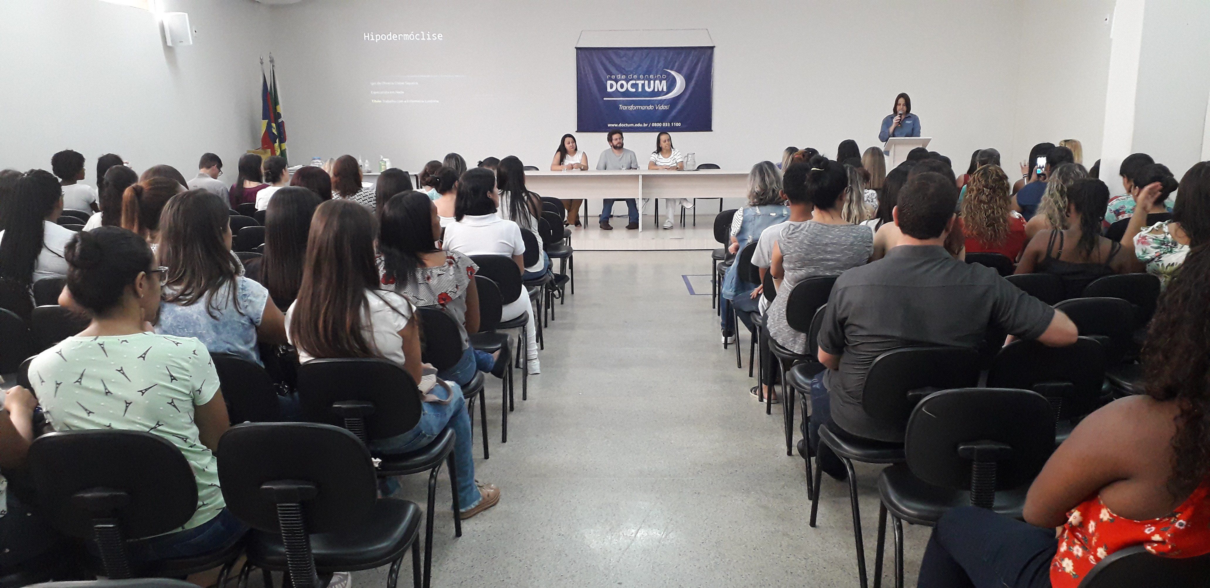 Colégio Caratinga da Doctum promove curso para profissionais da saúde
