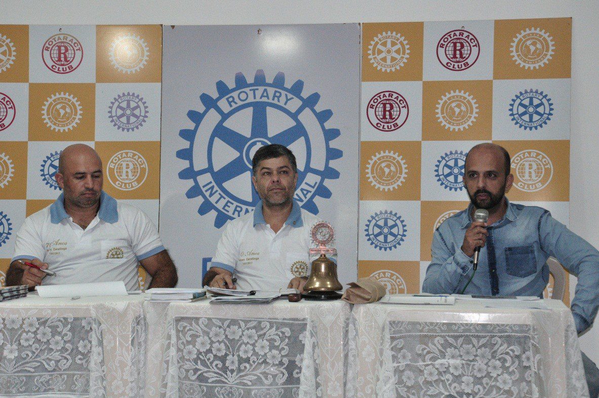 Rotary Club Caratinga recebe palestra sobre Reforma da Previdência