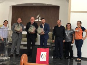 Ibra e Faveni doam mais de 400 cestas básicas para projeto da igreja Adventista