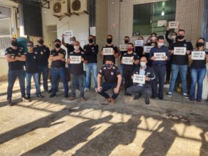 Policiais civis fazem manifestação contra projeto de previdência