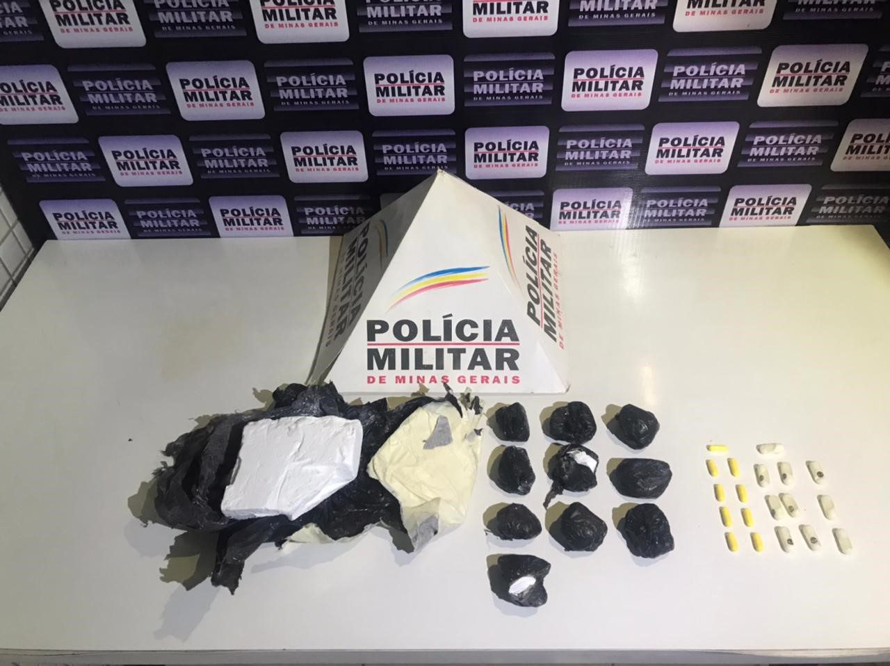 Polícia Militar encontra mais de um quilo de cocaína pura em casa no bairro Santa Cruz