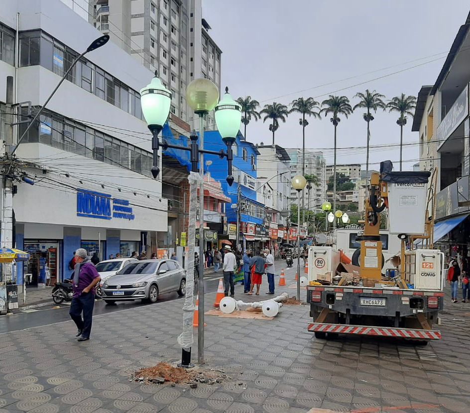Prefeitura moderniza iluminação da Rua Miguel de Castro