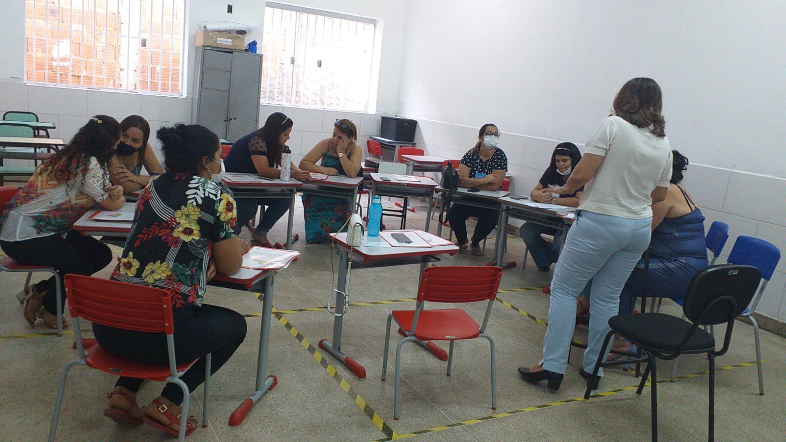 ENTRE FOLHAS: IV Conferência Municipal discute propostas para a melhoria da educação brasileira