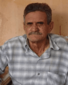 REFLEXÃO:  Futebol tem tudo a ver com família, por isso é importante valorizar a importância delas nos campos. O amor pelo União é herança de família na casa dos Genelhu: Rinaldo, Geraldo e Murilo Genelhu, três gerações (na foto, parceiro Tolentino SP Sport).  Nesta nossa homenagem ao União de Santo Antônio, uma referência especial a Bernadete, incansável no seu apoio ao time e a Bruninha, que permanece no meio de todos nós em forma de anjo. “O amor da família unida eleva o ânimo, ascende a chama da felicidade, acalma o coração e enche a vida de carinho”. União de Santo Antônio do Manhuaçu, um time de raça, amor e paixão!