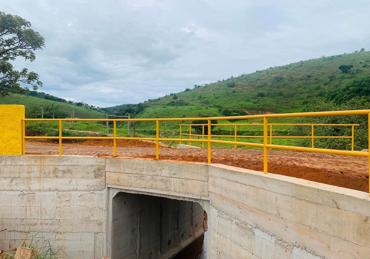 Prefeitura de Inhapim entrega ponte de aduela e concreto no distrito de Novo Horizonte