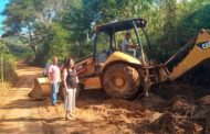 Santa Bárbara do Leste: Governo Municipal segue garantindo a manutenção das estradas rurais