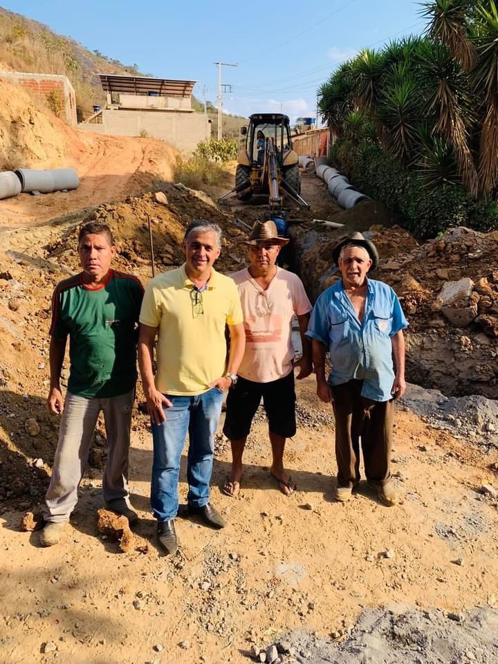 Iniciadas as obras de pavimentação e drenagem no distrito do Januário, em Inhapim