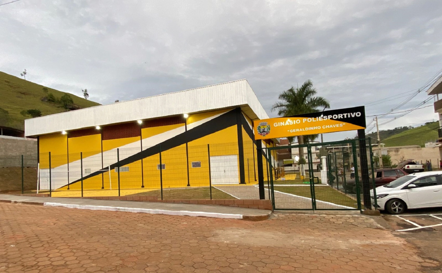 Ginásio Poliesportivo Geraldinho Chaves inaugurado em Inhapim