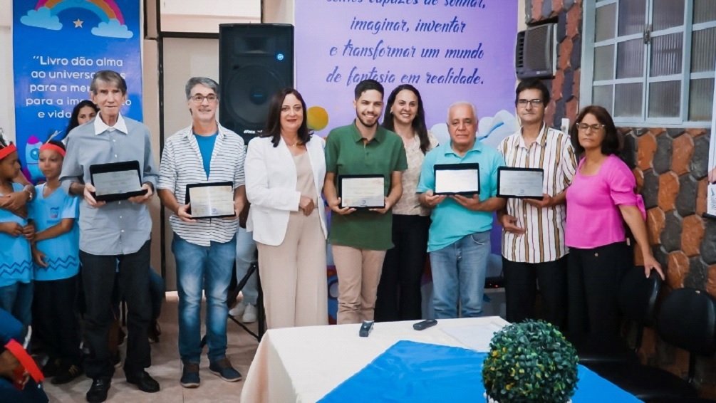 Santa Bárbara do Leste realiza sarau em homenagem a autores da cidade