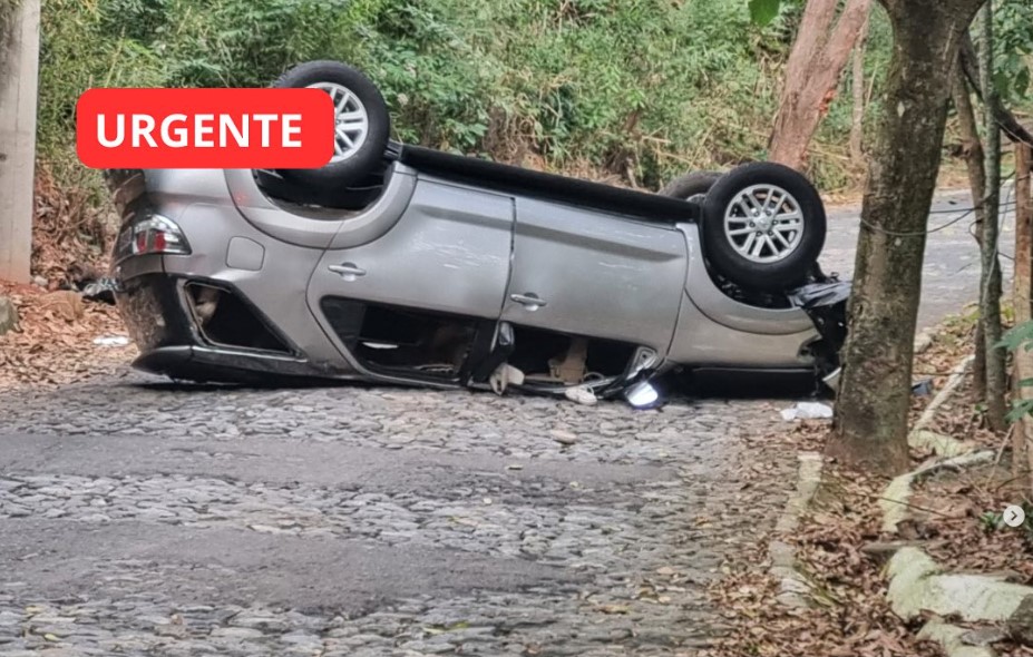 Mulher morre durante colisão entre dois carros envolvendo 10 pessoas na descida do Pico do Ibituruna em Valadares