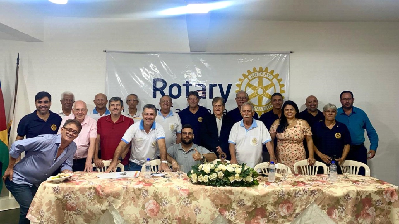 Rotary Club Caratinga comemora 77 anos