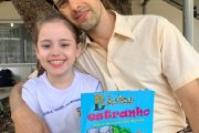 “Bicho Estranho”: Estudante lança primeiro livro, aos oito anos de idade