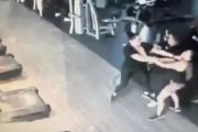 Disputa por aparelho em academia leva mulher a perder parte de dedo, arrancada a mordida